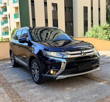 MITSUBISHI OUTLANDER 2.2 4X4 16V DIESEL 4P AUTOMÁTICO MITSUBISHI OUTLANDER 2.2 4X4 16V DIESEL 4P AUTOMÁTICO